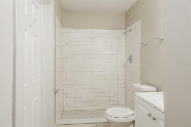 Building Photo - 1010 N Lavon Ave