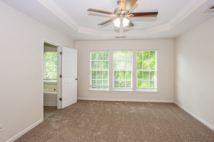 Building Photo - 11240 Cypress View Dr