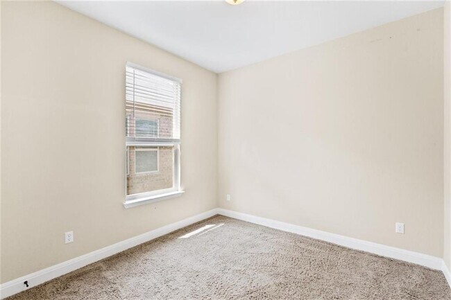 Building Photo - 215 Methodius Dr