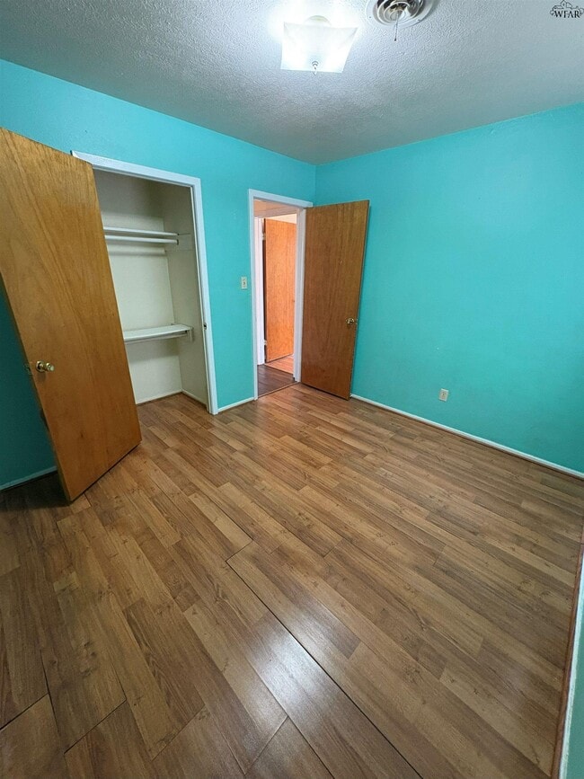 Building Photo - 209 Glasgow Dr