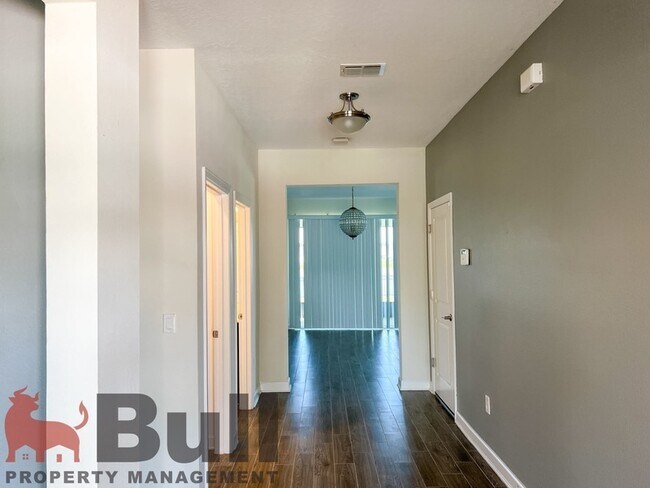Building Photo - 10881 Longleaf Woods Dr