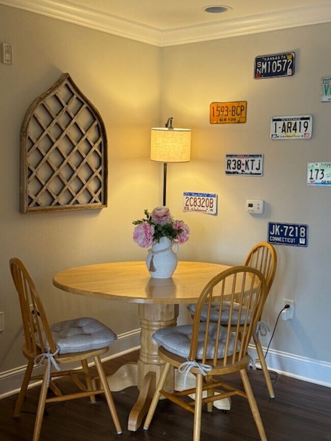 Building Photo - 15-1527 Kisling