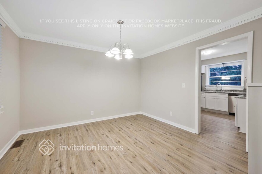 Building Photo - 2817 Dunmore Dr