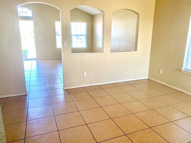 Building Photo - 7504 Howard St