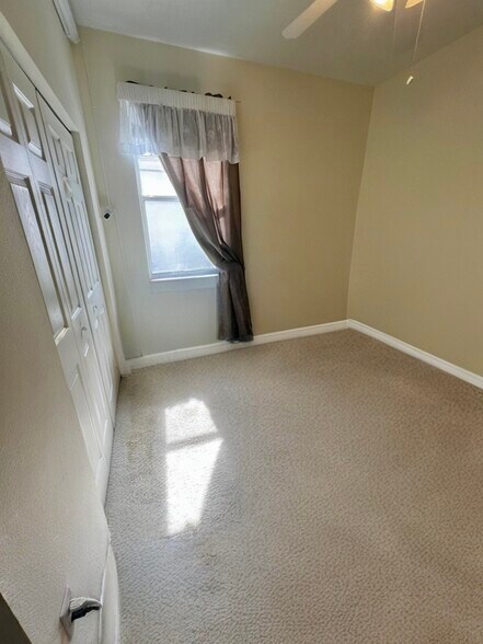 Building Photo - 1494 Millbrook Cir