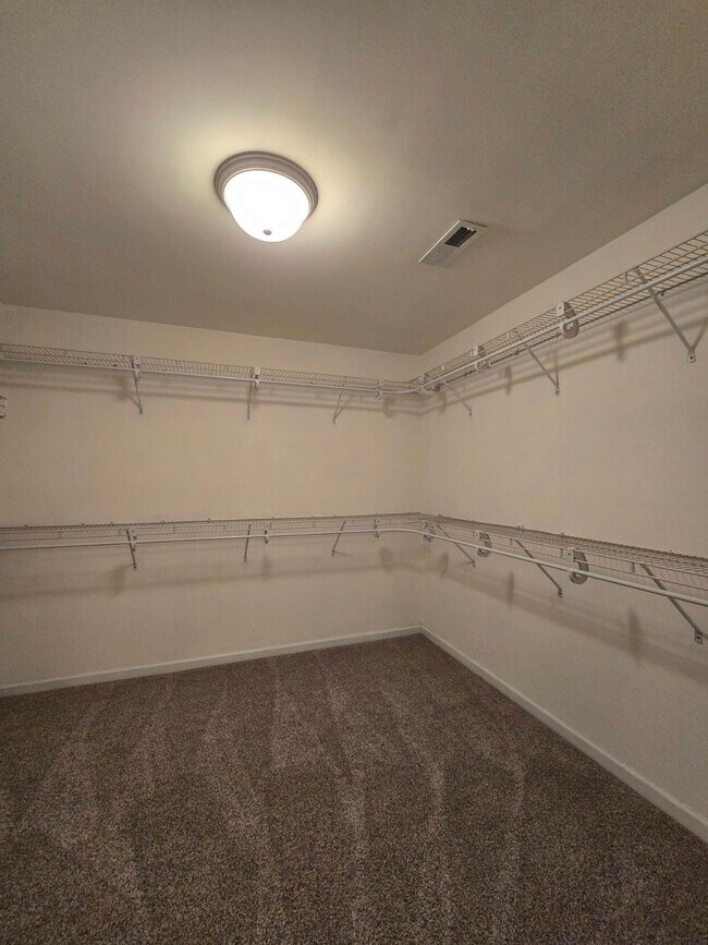 Building Photo - 206 Aberlour Dr