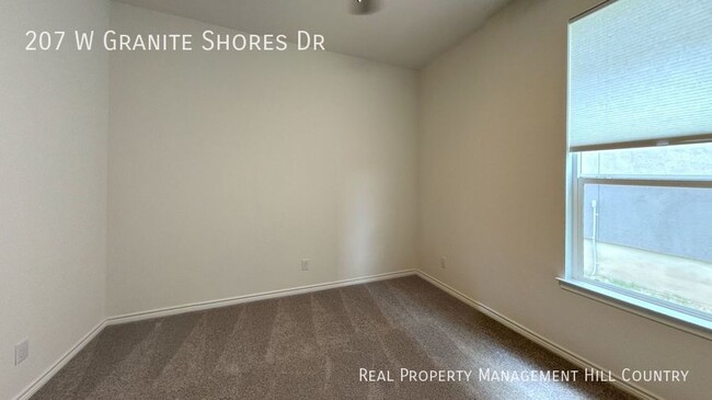 Building Photo - Live By Boerne Lake!