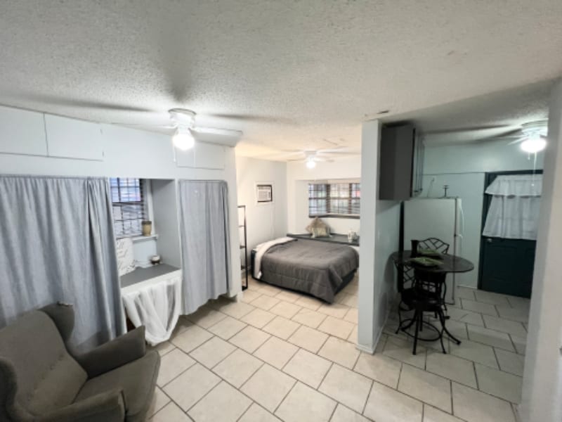 Building Photo - 7418 Meadow Cliff St