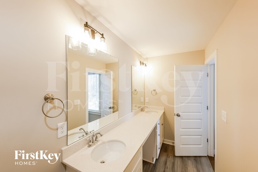 Building Photo - 15638 Capstone Blvd