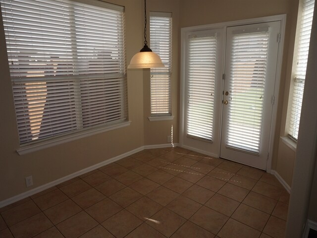 Building Photo - 2844 S Serrano