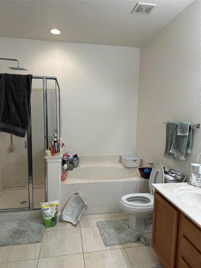 Building Photo - 14209 Naruna Way
