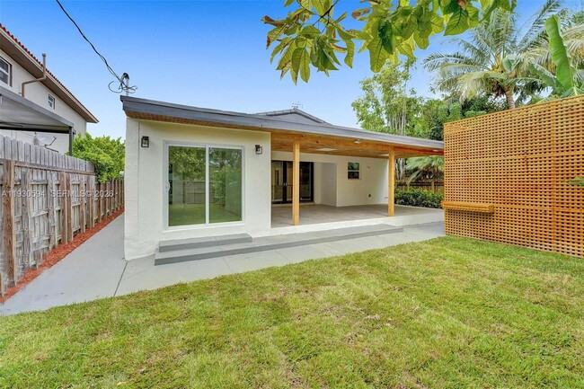 Building Photo - 1430 Michigan Ave