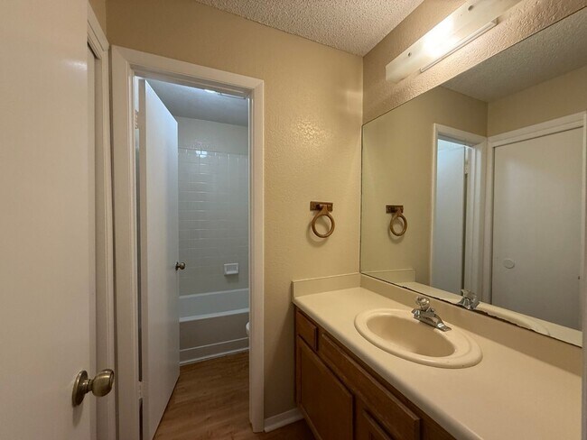 Building Photo - Annettes -2310 Fuzz Fairway, Austin, TX 78...