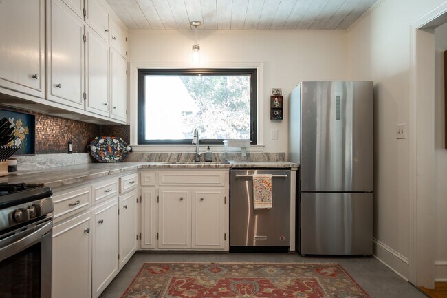 Building Photo - 119 Fortson Cir