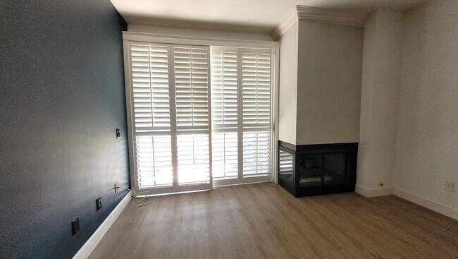 Building Photo - Resort style living - 2 Bd/2Ba 1,112 SqFt Condo