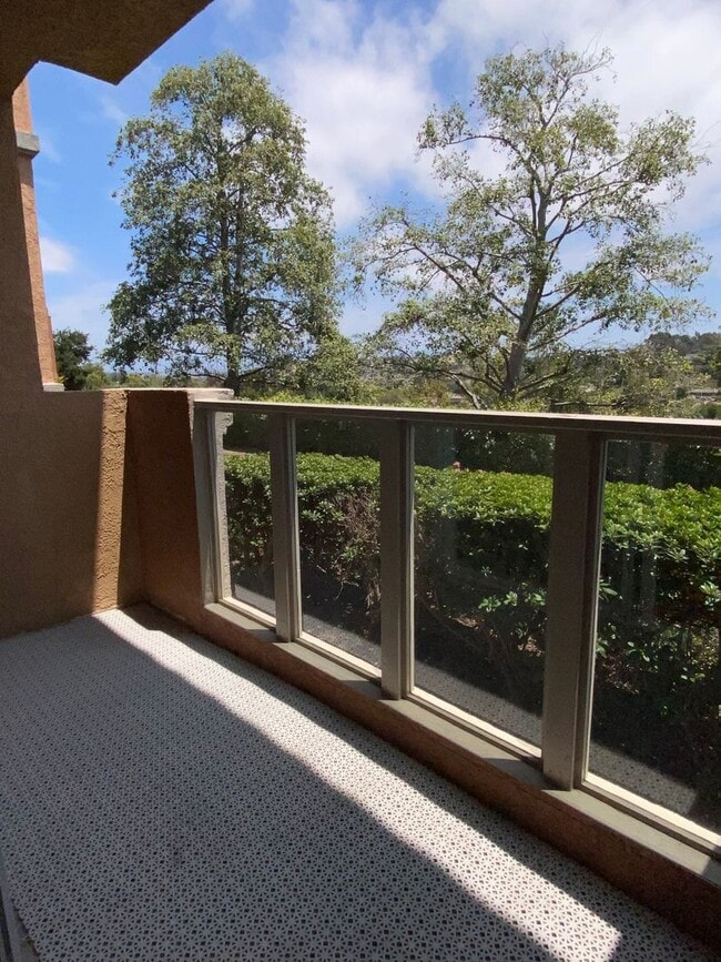 Building Photo - Condo available in beautiful Laguna Niguel!