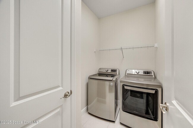 Building Photo - 2746 Spur Dr