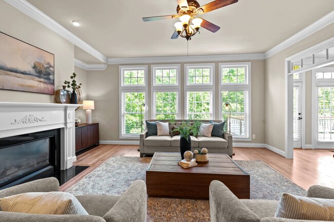 Building Photo - Stunning Newly Remodeled 5BD, 4BA Raleigh ...