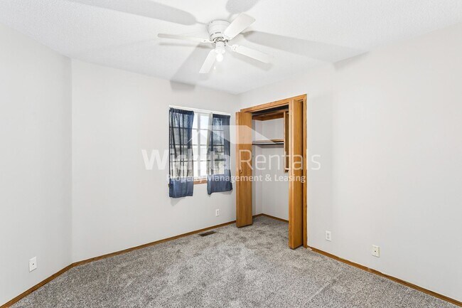 Building Photo - 5 N Hopper Dr