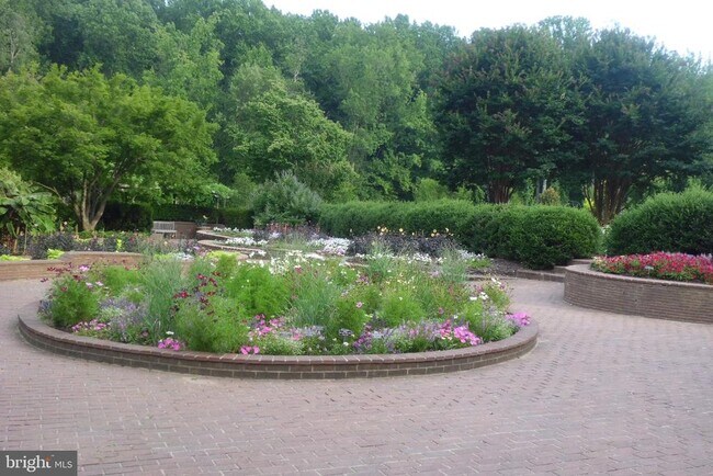 Building Photo - 3808 Delano St