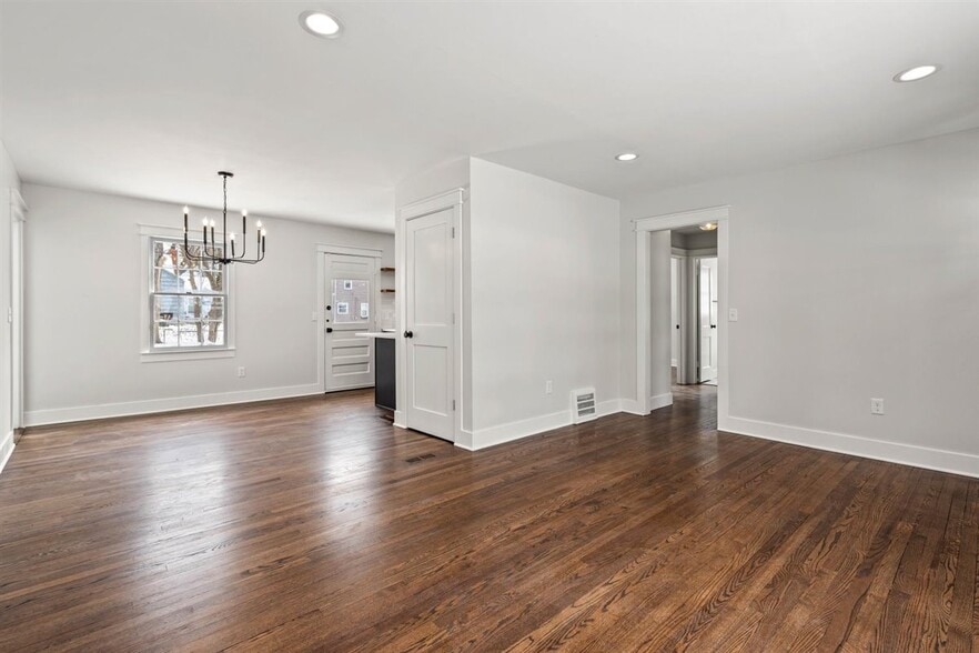 Building Photo - 5527 Linden St
