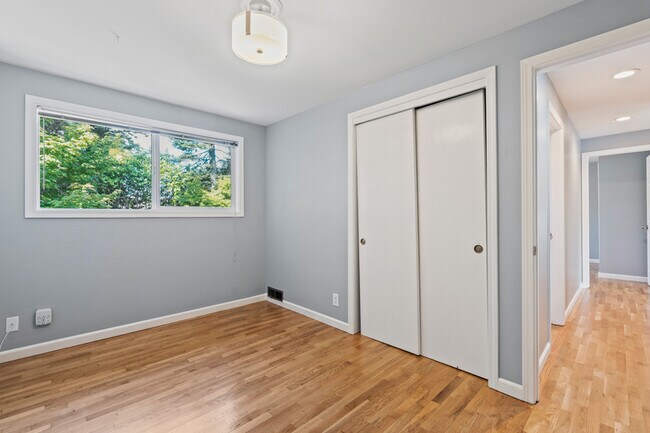 Building Photo - 18315 6th Ave NW