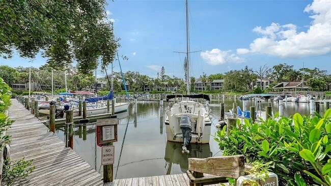 Building Photo - 1611 Clower Creek Dr