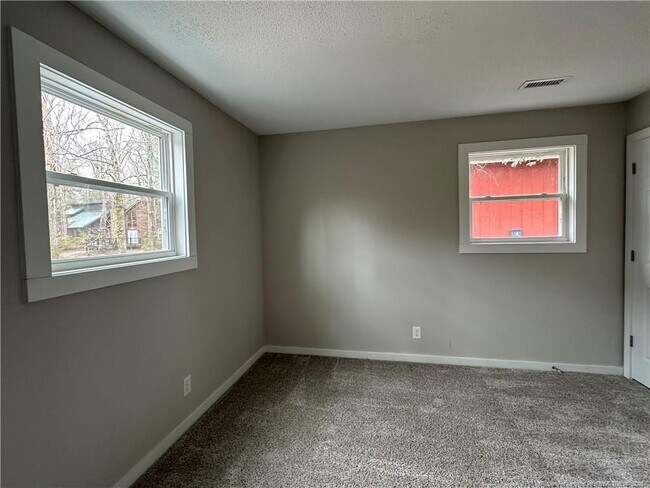 Building Photo - 304 Rangoon Ct