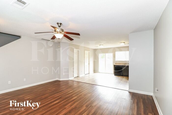 Building Photo - 10045 Branley Oak Dr