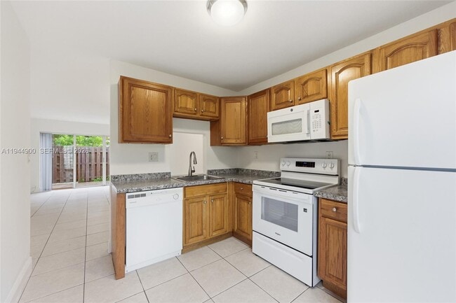 Building Photo - 3003 NW 5th Terrace