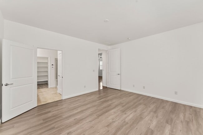 Building Photo - 9876 Sunderland Way