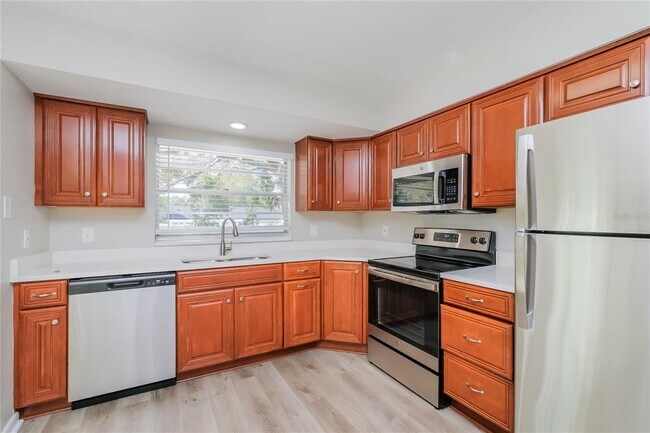 Building Photo - 7406 Meadow Dr