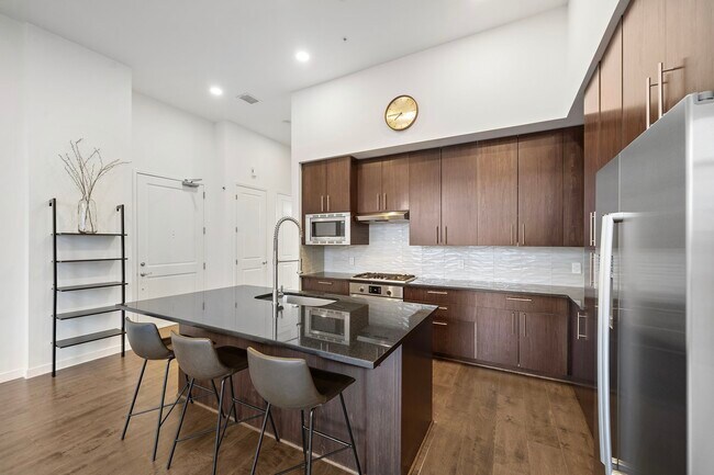 Building Photo - 4820 Caroline St