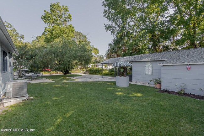 Building Photo - 1375 Menna St