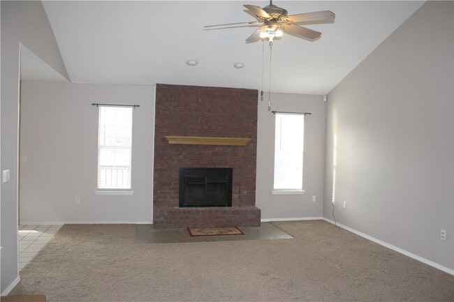 Building Photo - 2736 Jean St
