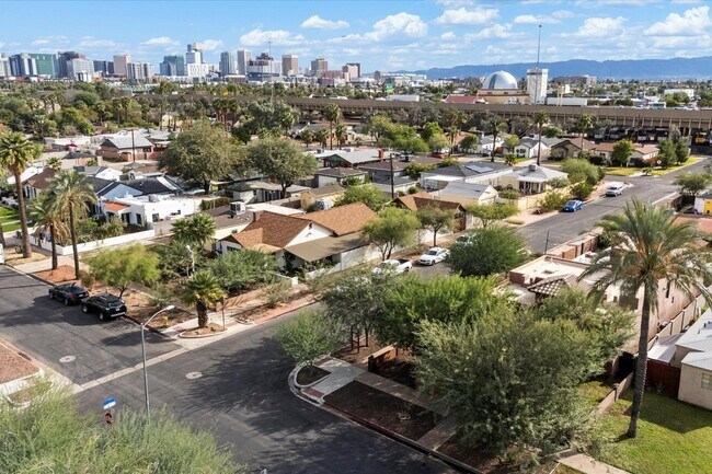 Building Photo - 1629 W Willetta St