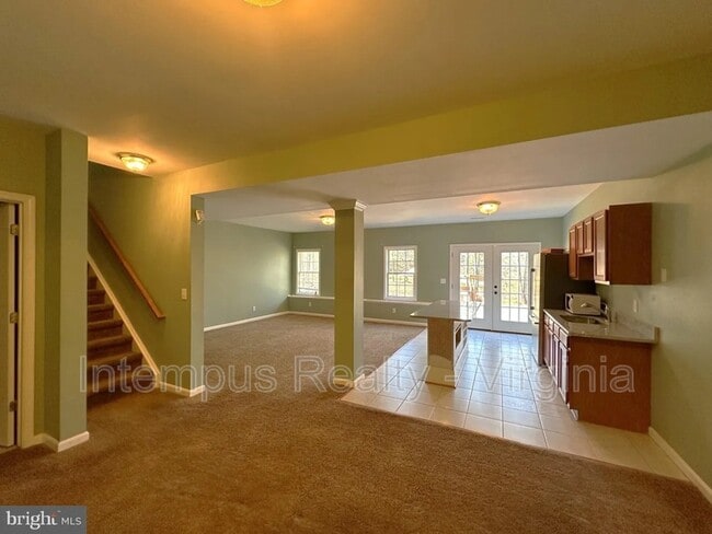Building Photo - 41 Rainwater Ln