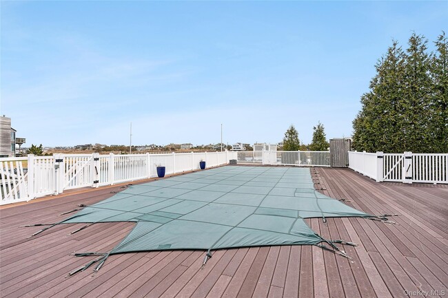 Building Photo - 176 Beach Ln