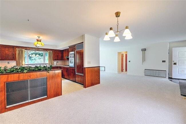 Building Photo - 5 Appian Way