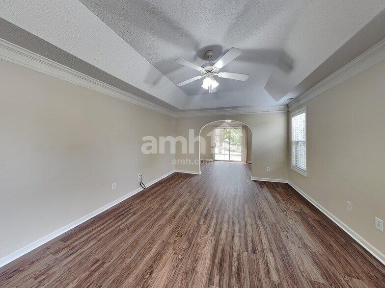 Building Photo - 821 Beranda Cir