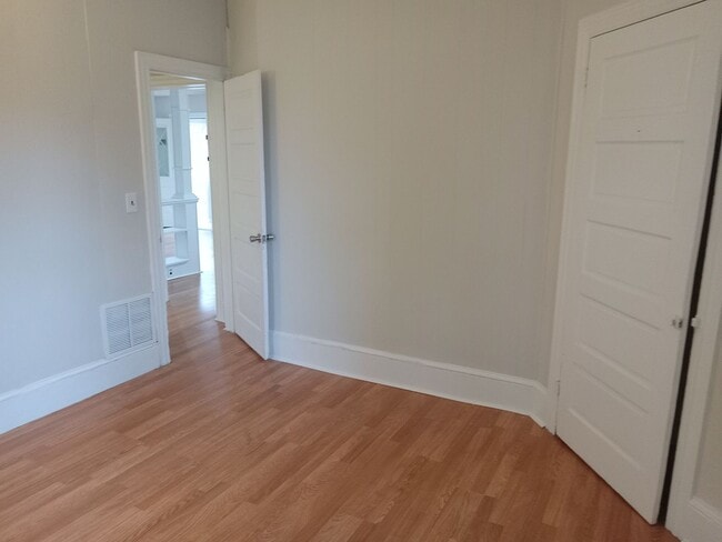 Building Photo - 2 Bedroom House in Millville NJ FOR RENT $1500