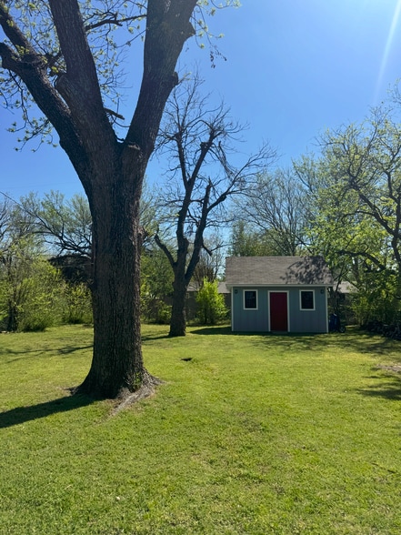 Building Photo - 1007 Emery St