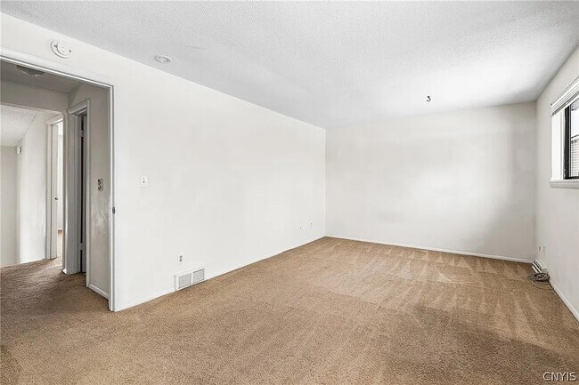 Building Photo - 364 Cameco Cir