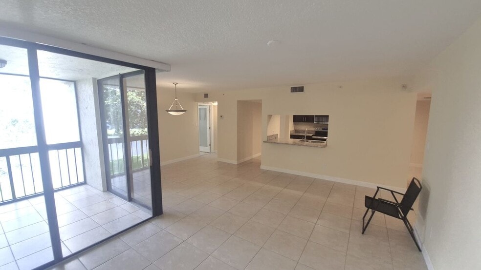 Building Photo - 820 Lavers Cir