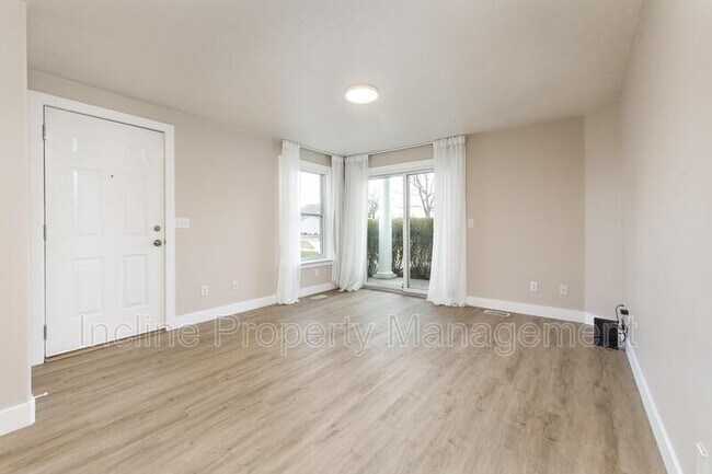 Building Photo - 2485 450 S