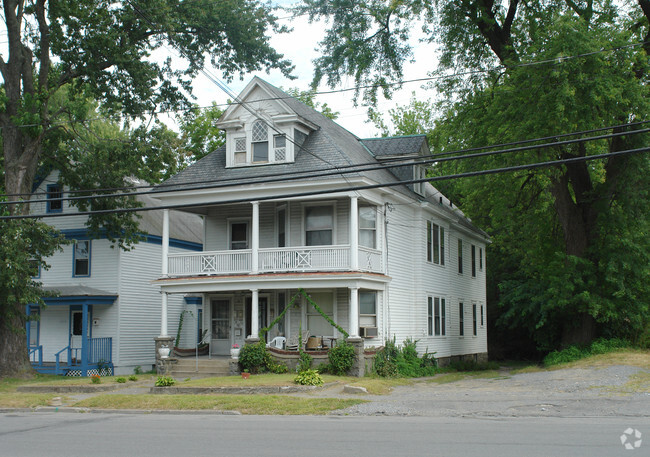 Building Photo - 1557 State St