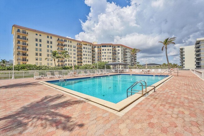 Building Photo - 3460 S Ocean Blvd