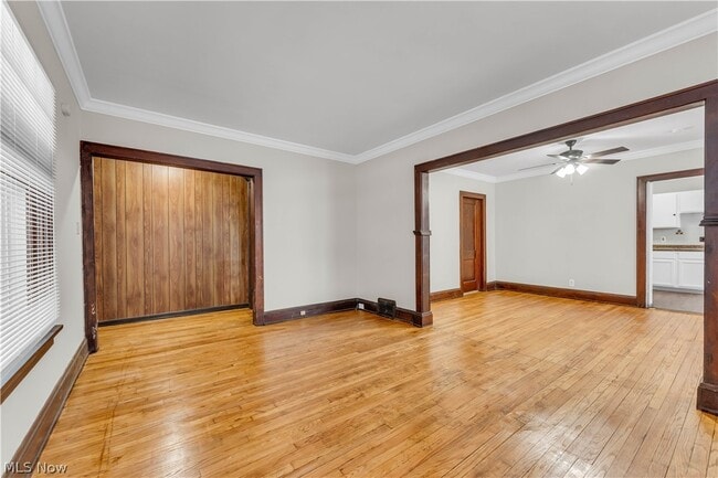 Building Photo - 9609 Sladden Ave