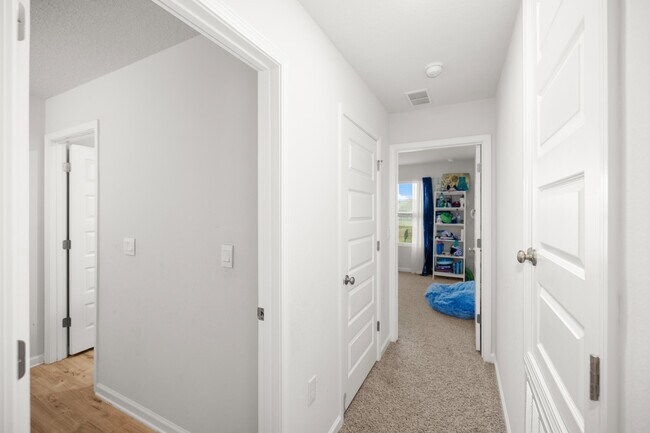 Building Photo - 1105 Valor Walk