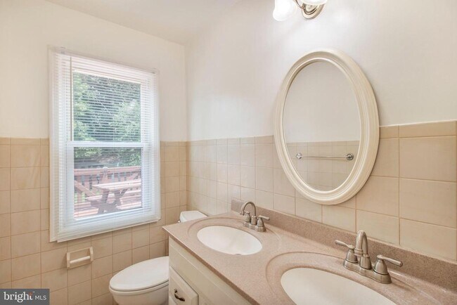 Building Photo - 13920 Wagon Way